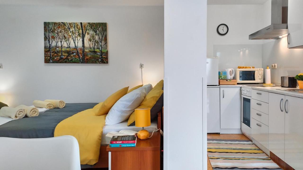Apartments Vinska Trta Чатеж об Сави Екстериор снимка